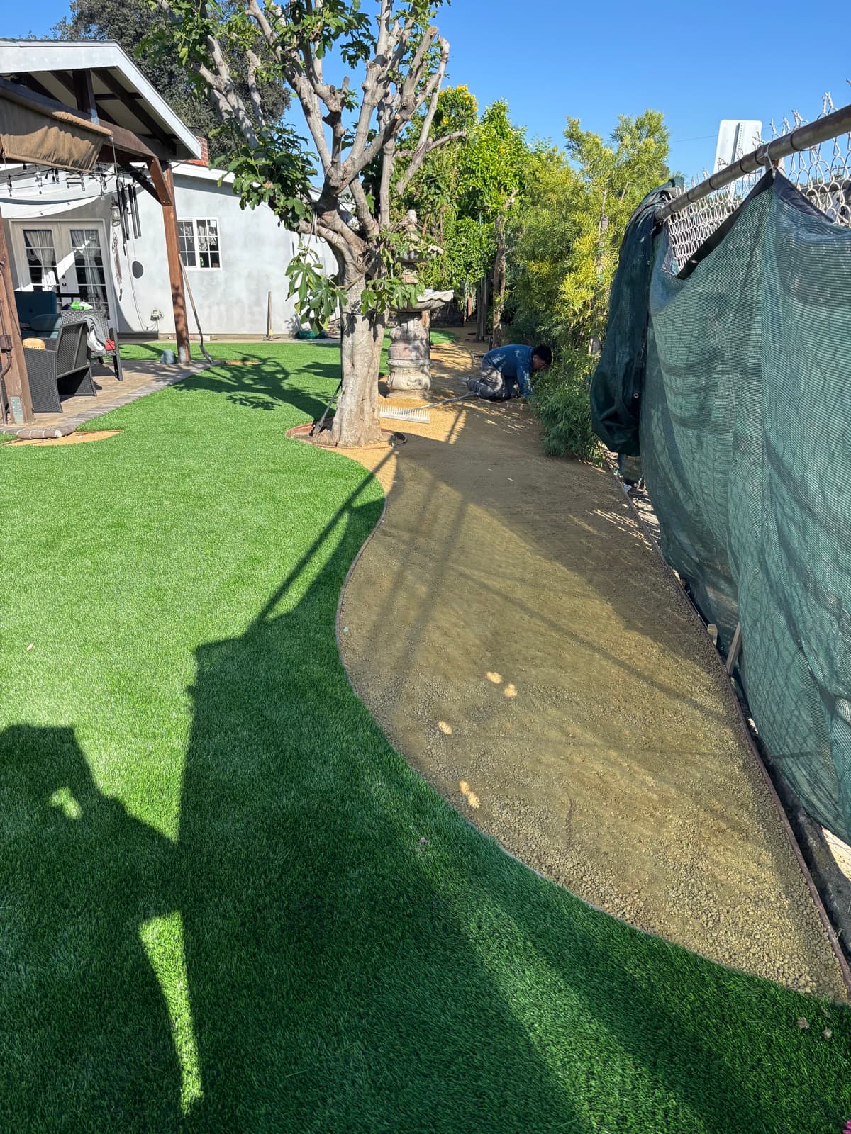 Retaining wall and planting